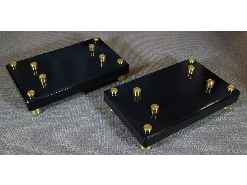 Mapleshade Audio Custom Maple Amp Stands Brass Footers Included