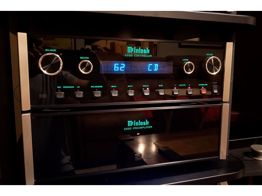 McIntosh C-200 Preamp & Controller - PRICE REDUCED! FREE SHIPPING!