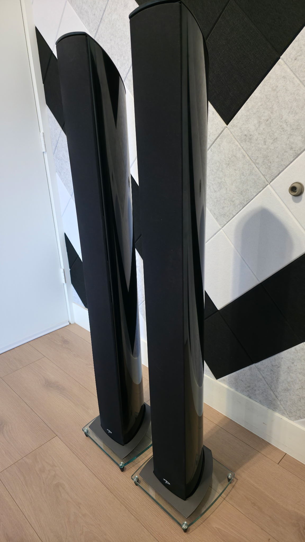 Paradigm Reference Millenia 300 Full Range Tower Speake... 4