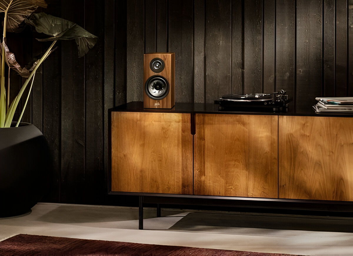 Polk Audio Reserve R100 Bookshelf Speakers in Brown 7