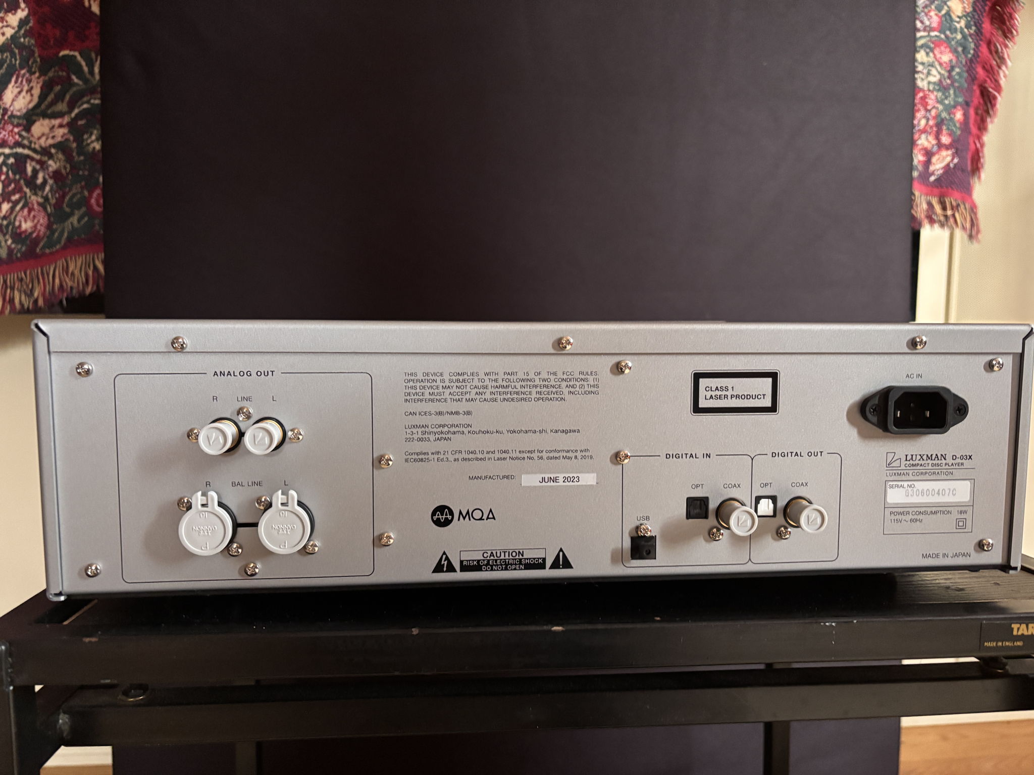 Luxman D-03X CD PLAYER with DAC 3