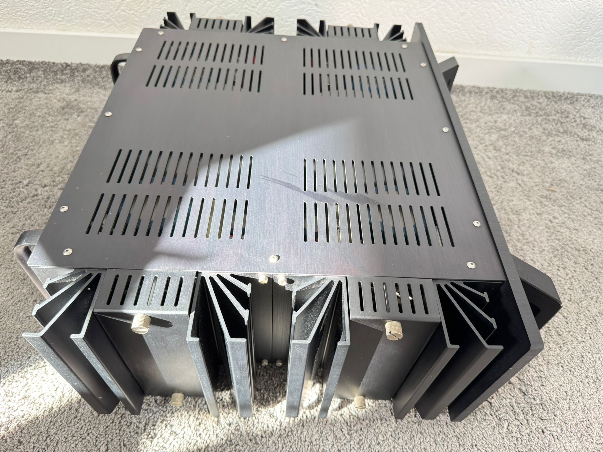 Mark Levinson No 27.5 power amplifier 2