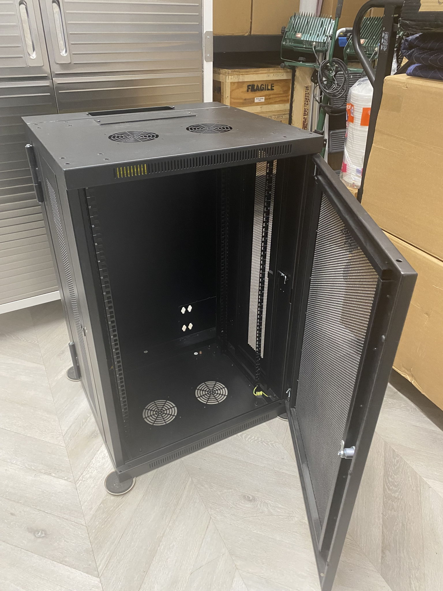 Tripp Lite SRW18US 6