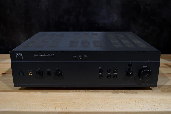 NAD 317 Integrated Power Amplifier - 250 WPC/ Dynamic P...