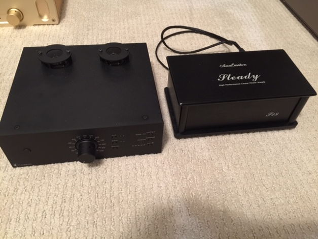 Pro-Ject Tube Box DS2 phono preamp w/ external liner po...
