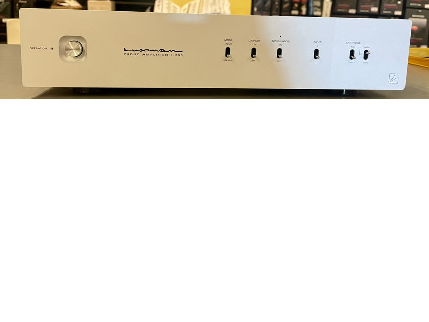 *DEMO* Luxman E-250 (Silver) Phono Preamplifier