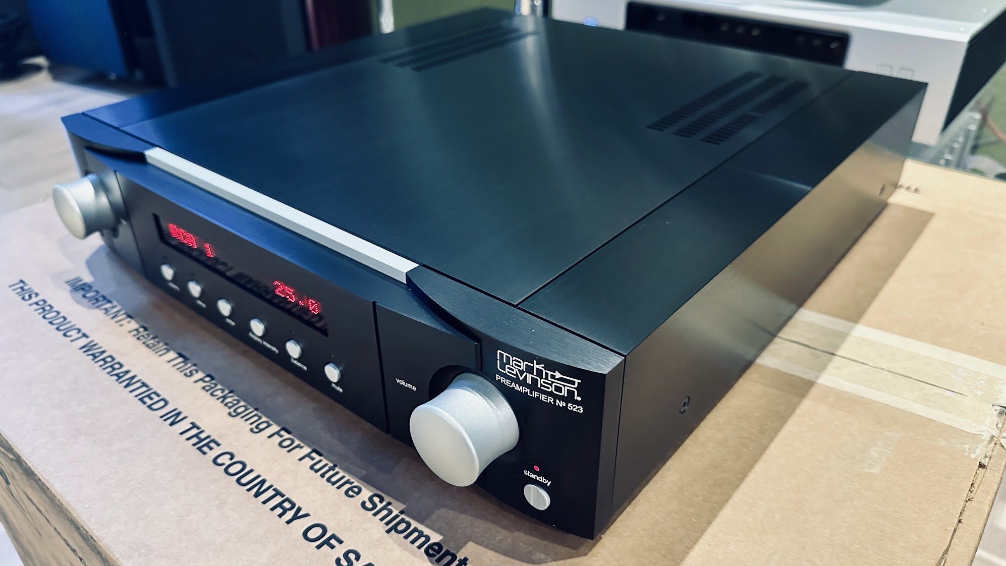 Mark Levinson No 523 Preamplifier with Phono Stage MINT 3