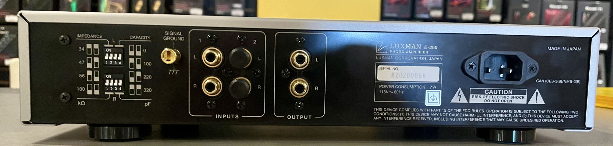 *DEMO* Luxman E-250 (Silver) Phono Preamplifier 5