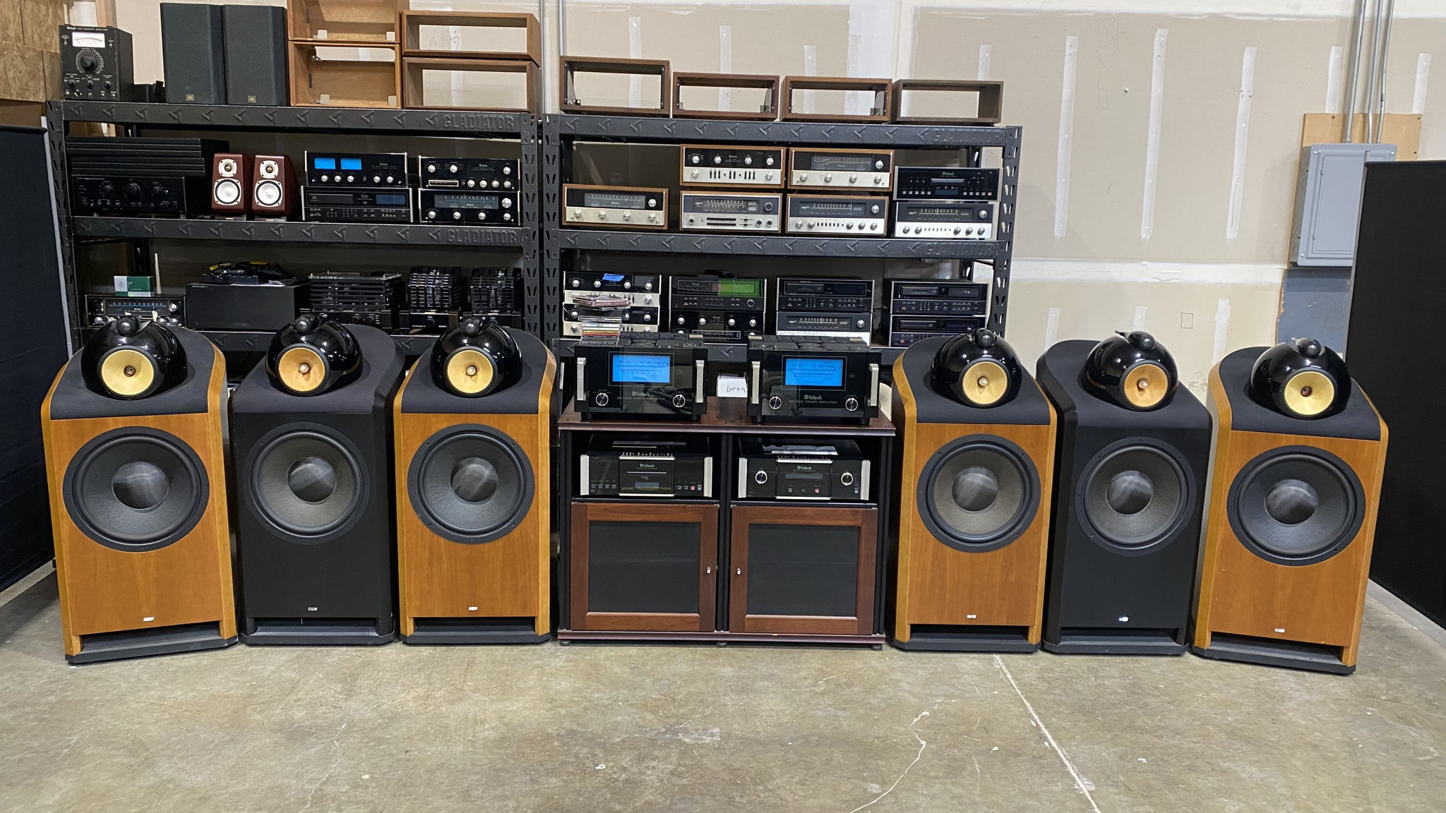 Bowers & Wilkins Abbey Road Dealer:  Nautilus 805 with ... 3