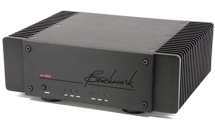 Benchmark AHB2 with Benchmark STUDIO & STAGE™ Speaker C... 2