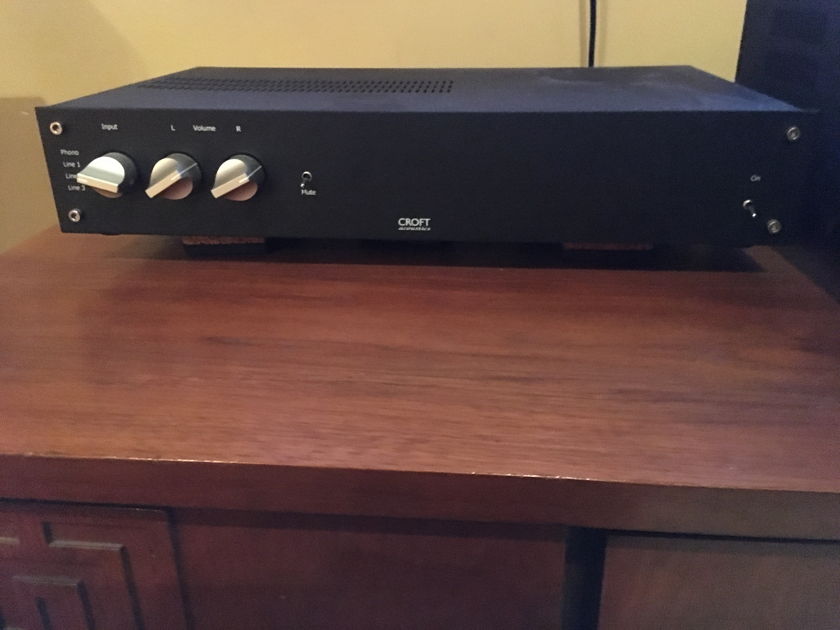 Croft Phono Integrated Solid hybrid performer