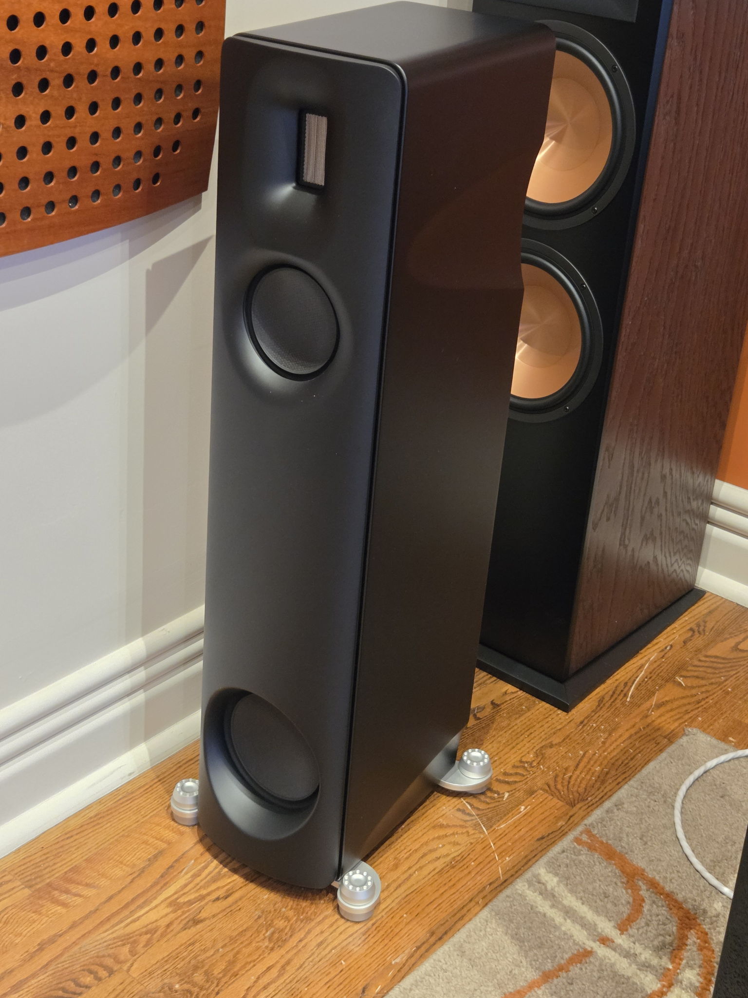 BORRESEN Z2 Cryo Floorstanding Spkrs (Black): Excellent...