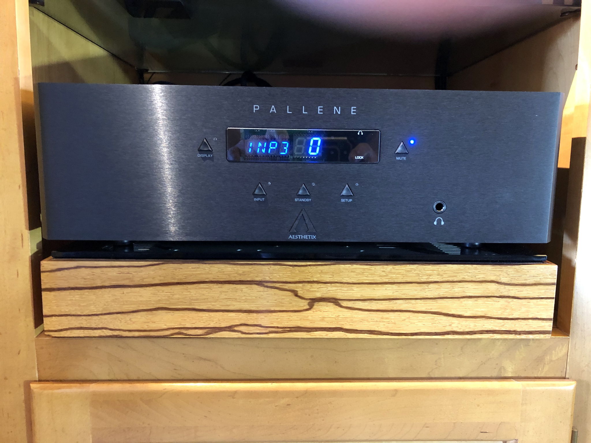 New hybrid preamp for Aesthetix