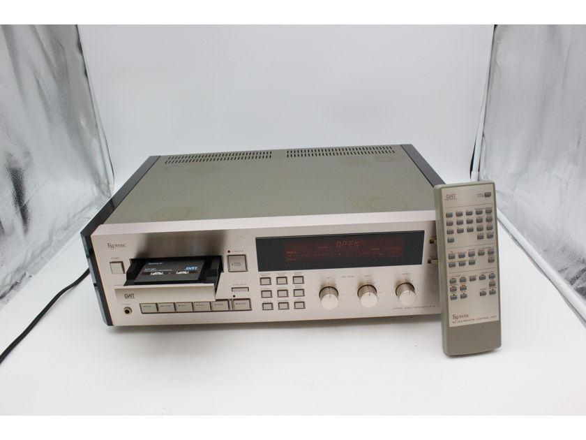 RARE :  Esoteric R-10 DAT Digital Audio Tape Deck w/ Original Remote - Working great.