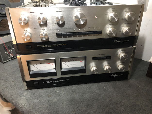 Accuphase C-200 Preamplifier & matching P-300 power amp...