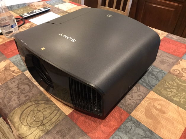 Sony VPL-VW285ES Home Theater 4k Projector