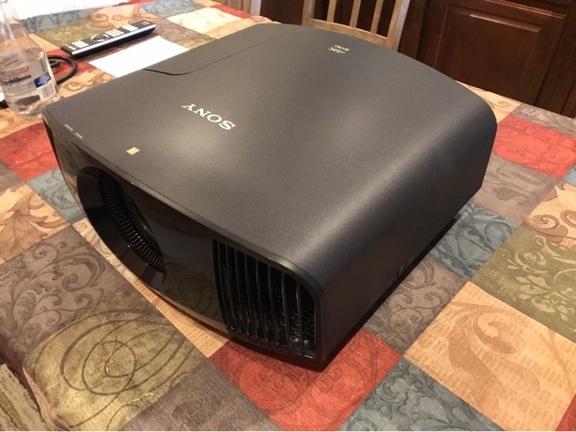 Sony VPL-VW285ES Home Theater 4k Projector