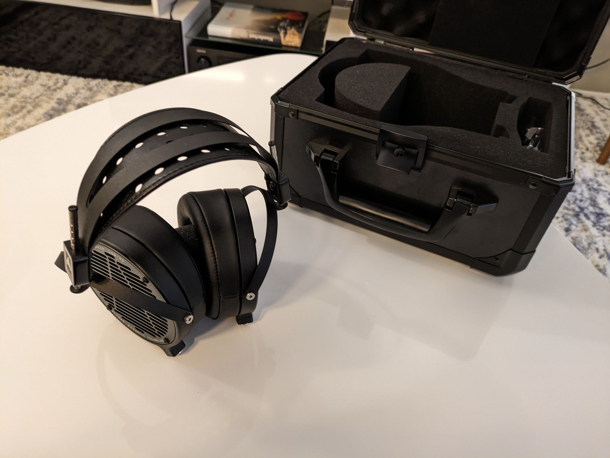 Audeze LCD2C