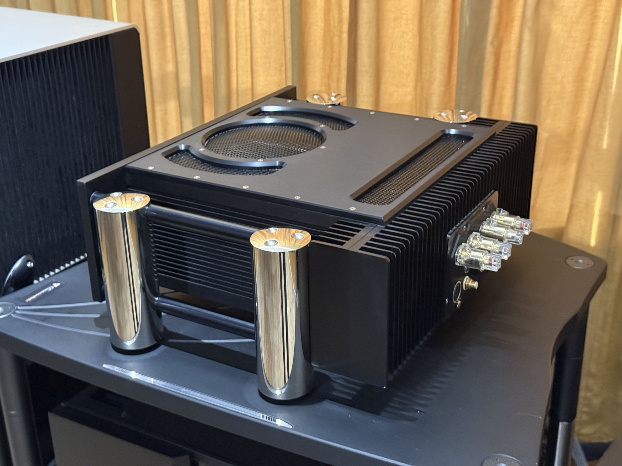 Chord Electronics Ltd. SPM-1400 mk II SILVER UNITS 9