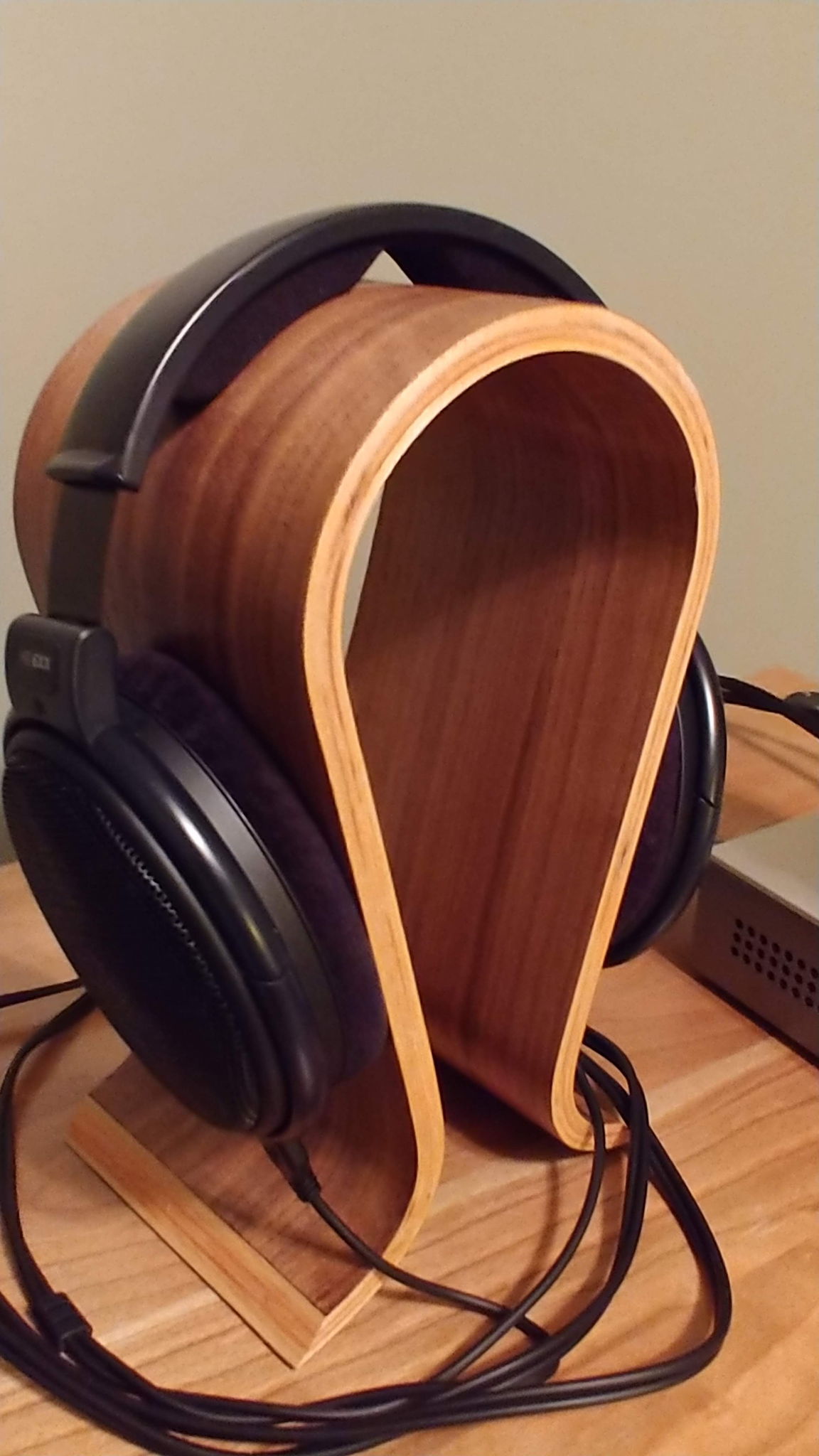 HD6XX's on a random Omega style stand from Amazon