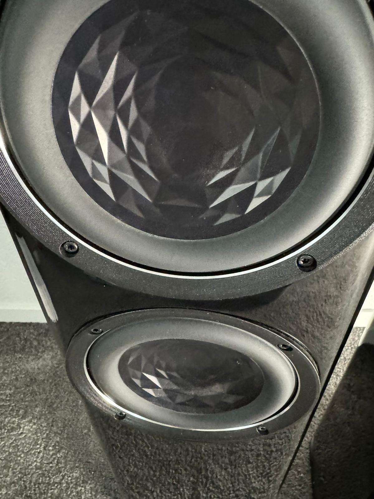 Elac Vela FS407 speakers in black 4