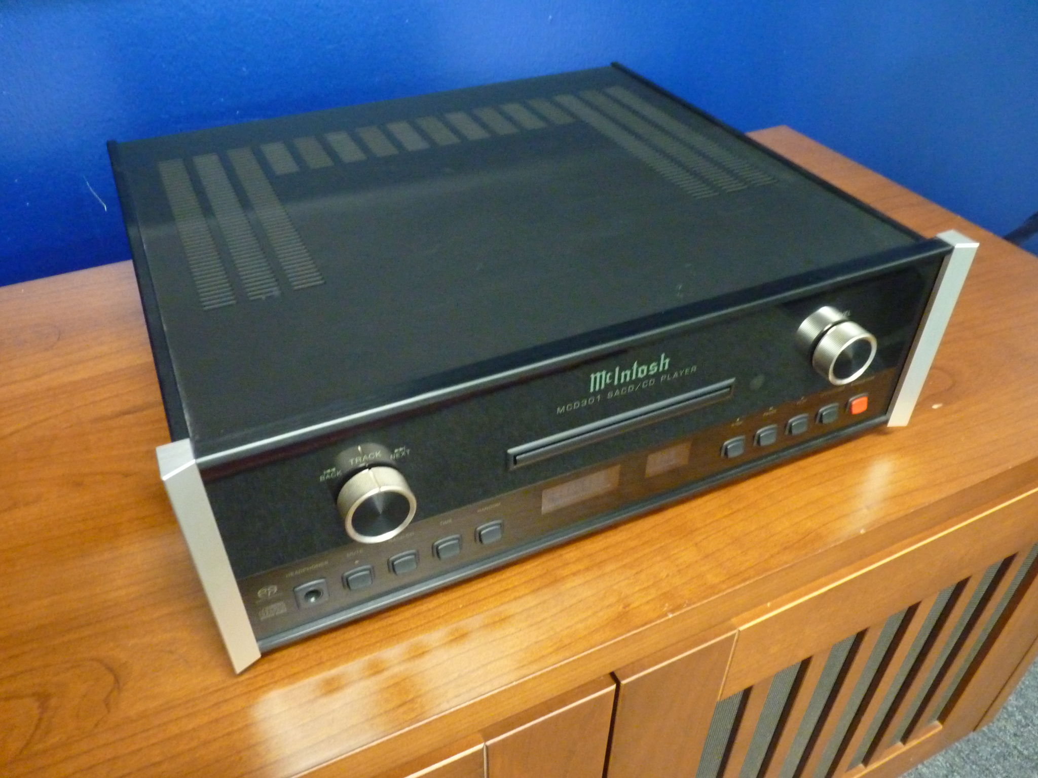 McIntosh MCD-301 2