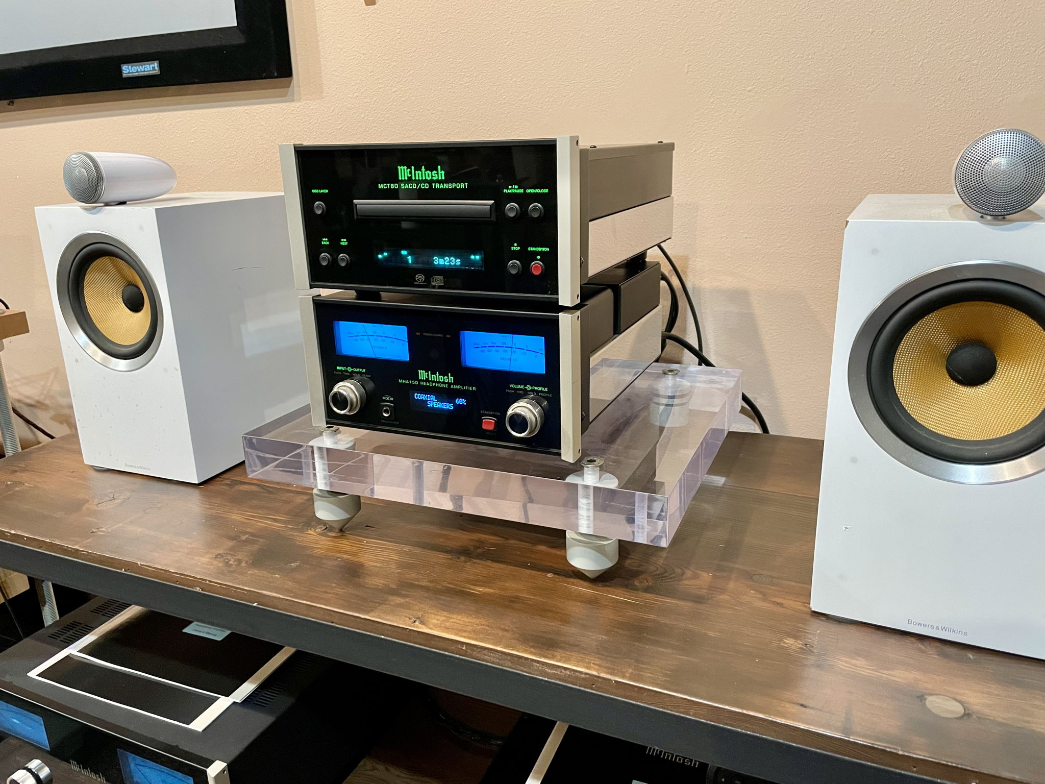 McIntosh MHA-150 Balanced HPA & Speaker Amp w/Remote, A... 5