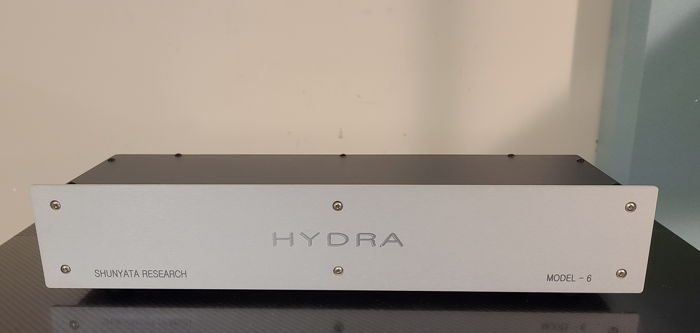 Shunyata Research Hydra 6 Power Conditioner.