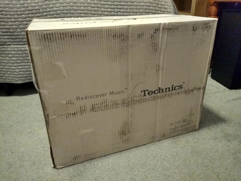 Technics SB-C700 Bookshelf Speakers, Pair, White (Excellent condition)