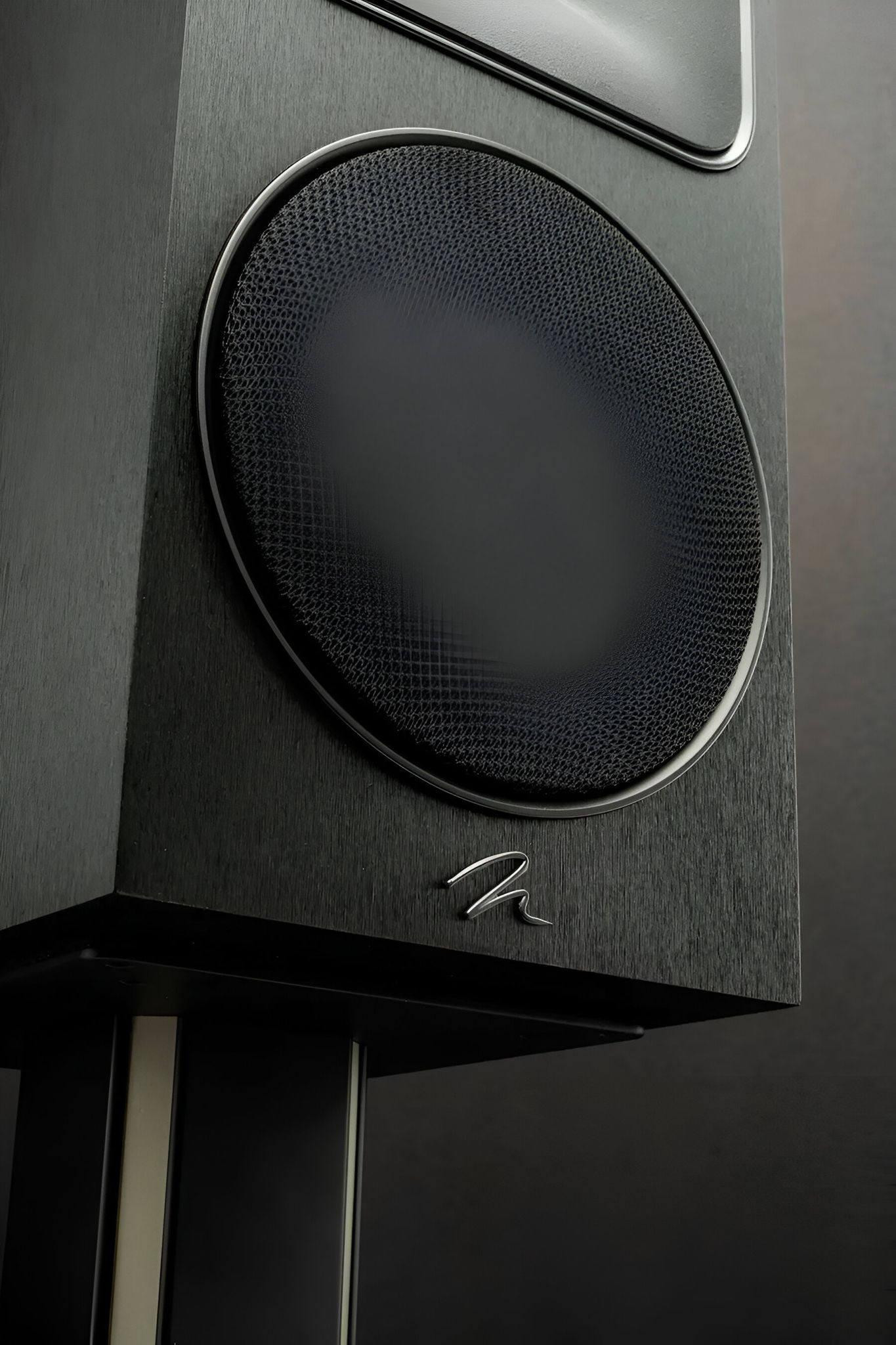 Brand New MartinLogan Motion Foundation B2 Bookshelf Sp... 7