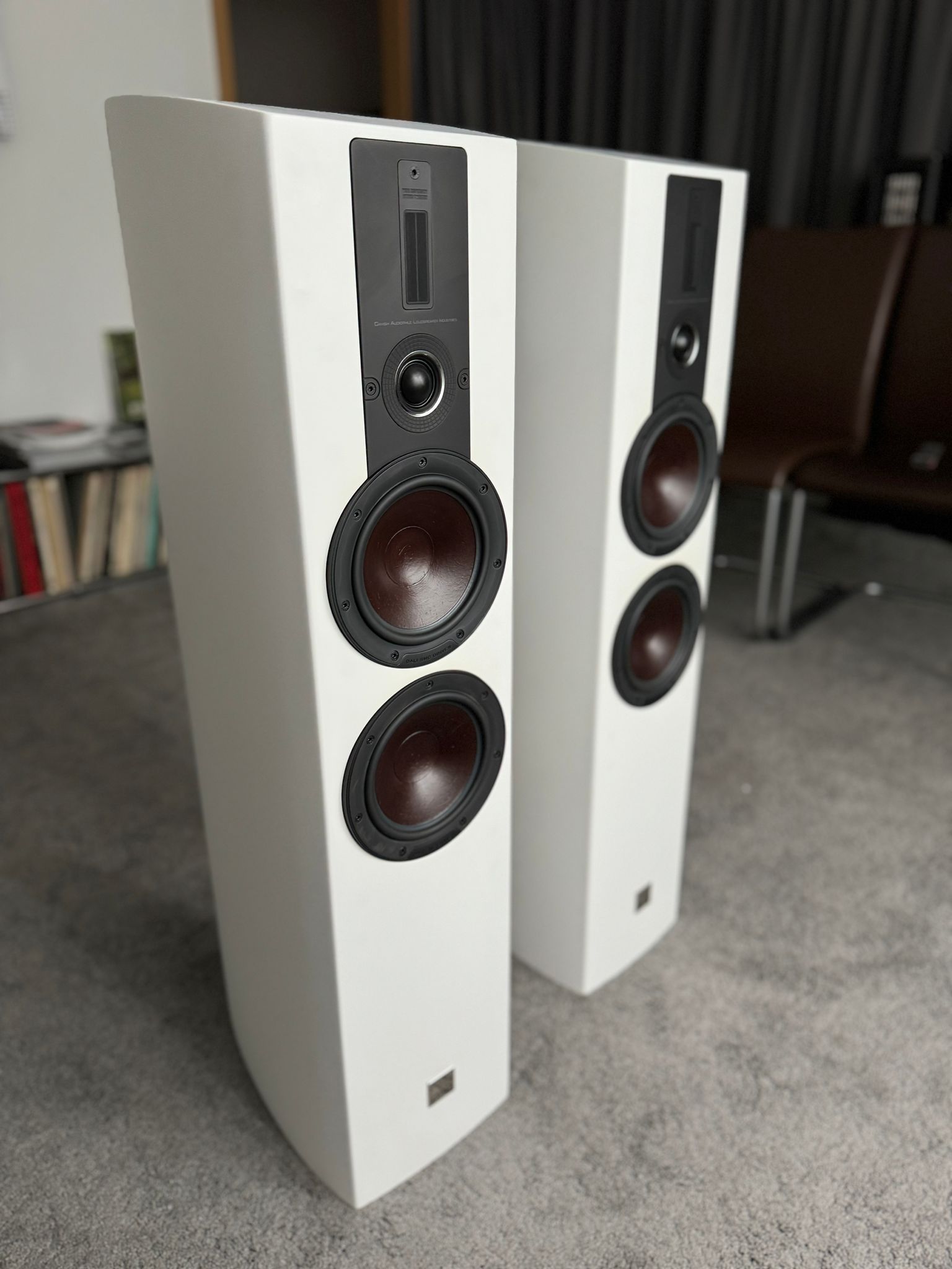 DALI Epicon 6 speakers in white matt ex demo 6