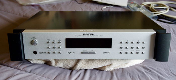 Rotel RT-1084 AM/FM HD Tuner Silver