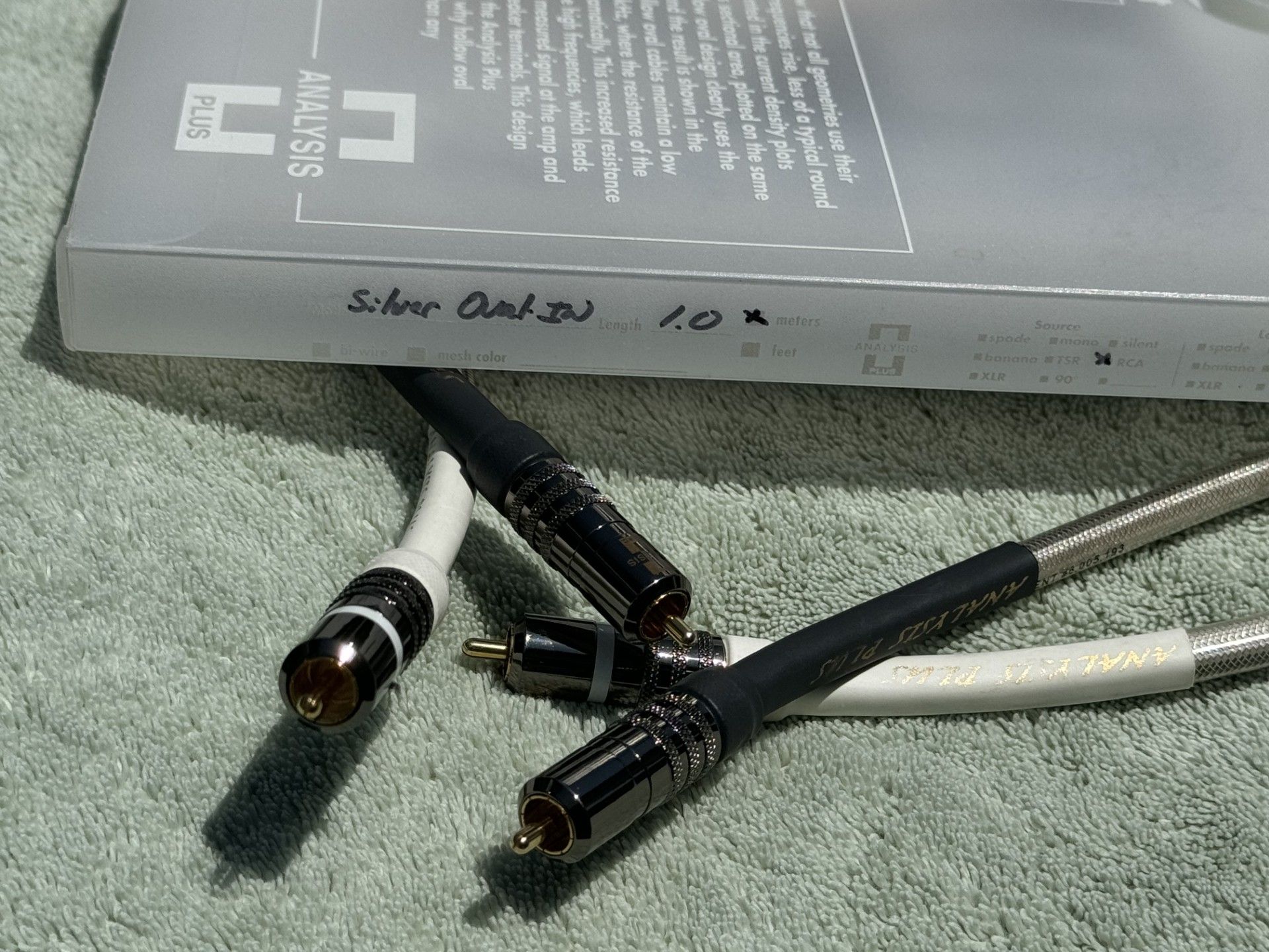 Analysis Plus Inc. Silver Oval RCA Interconnects 10