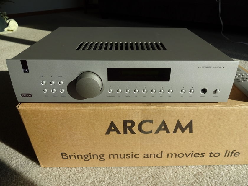Arcam FMJ-A32 silver, excellent condition - PRICE REDUCED