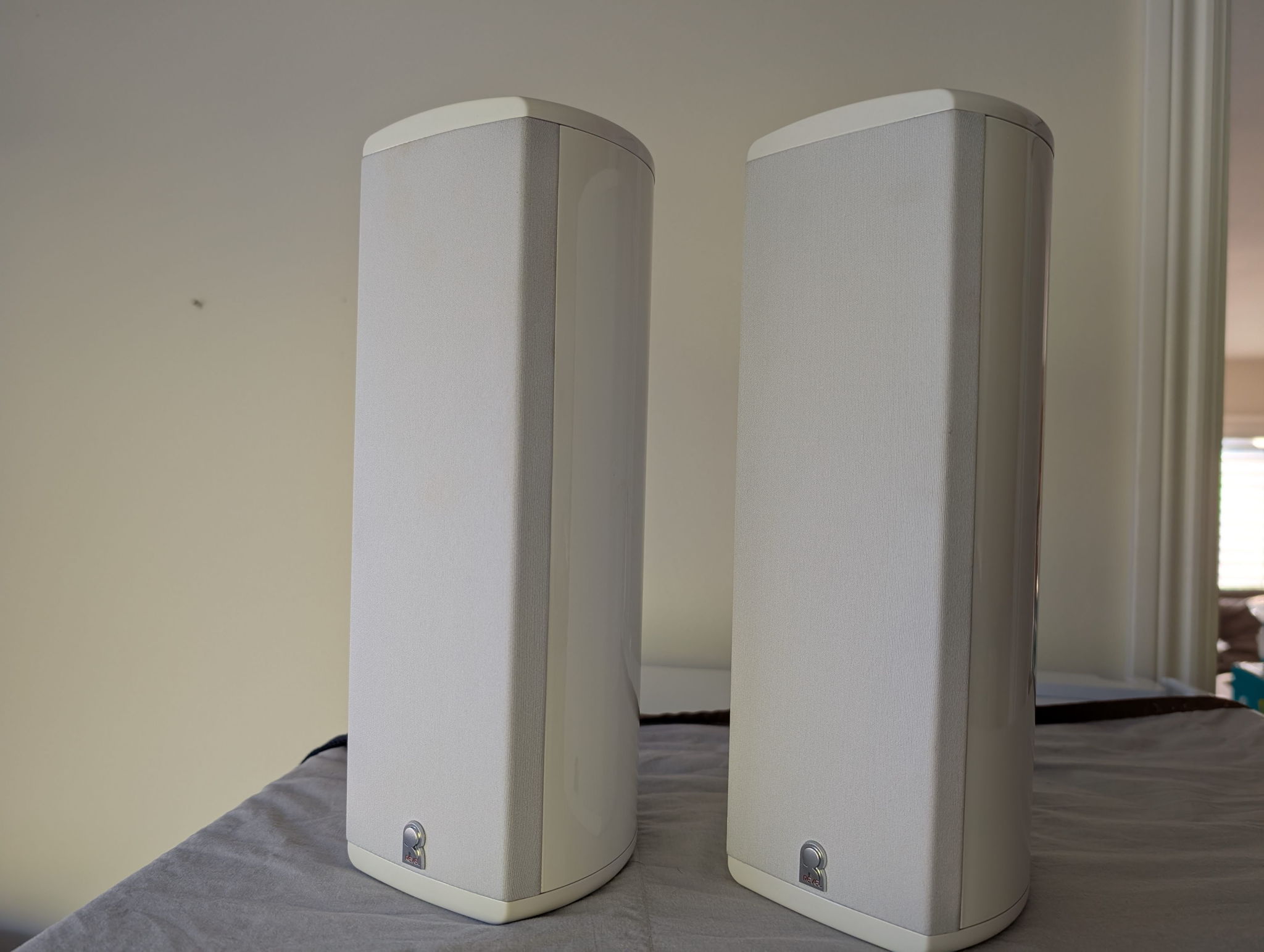 Revel Concerta M-8 M8 Surround speaker Pair Gloss White...