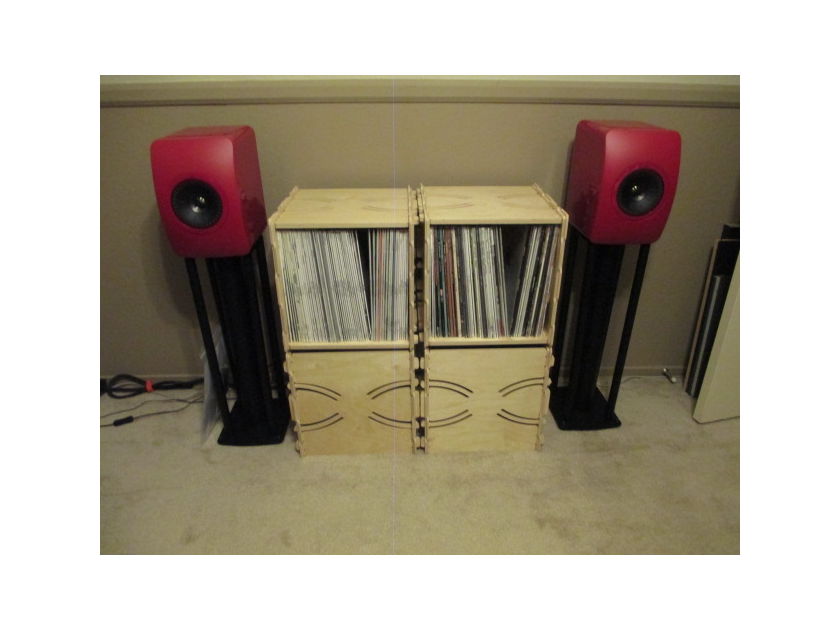 KEF LS50 Awesome sounding, Highly Reviewed,MINT speakers Boxed