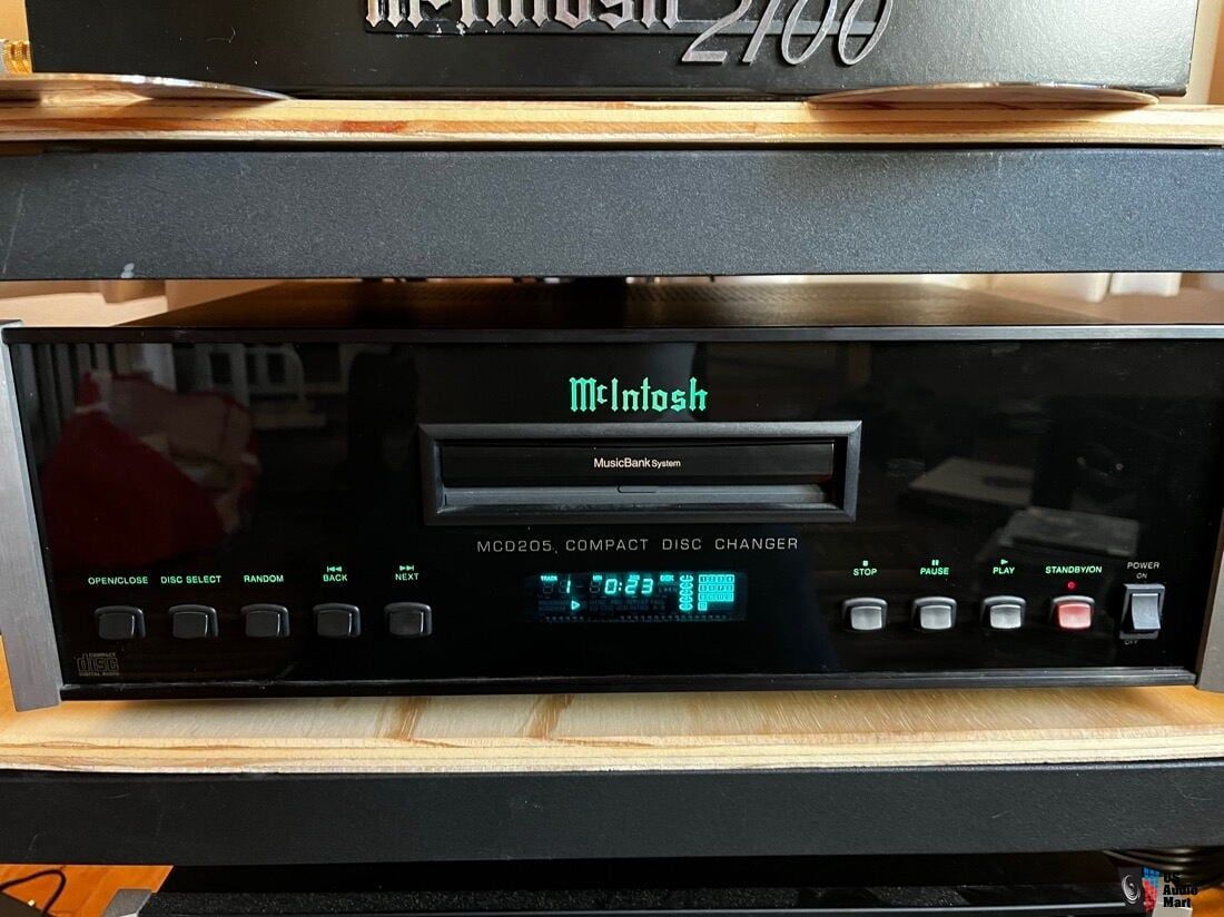 McIntosh MCD-205 3