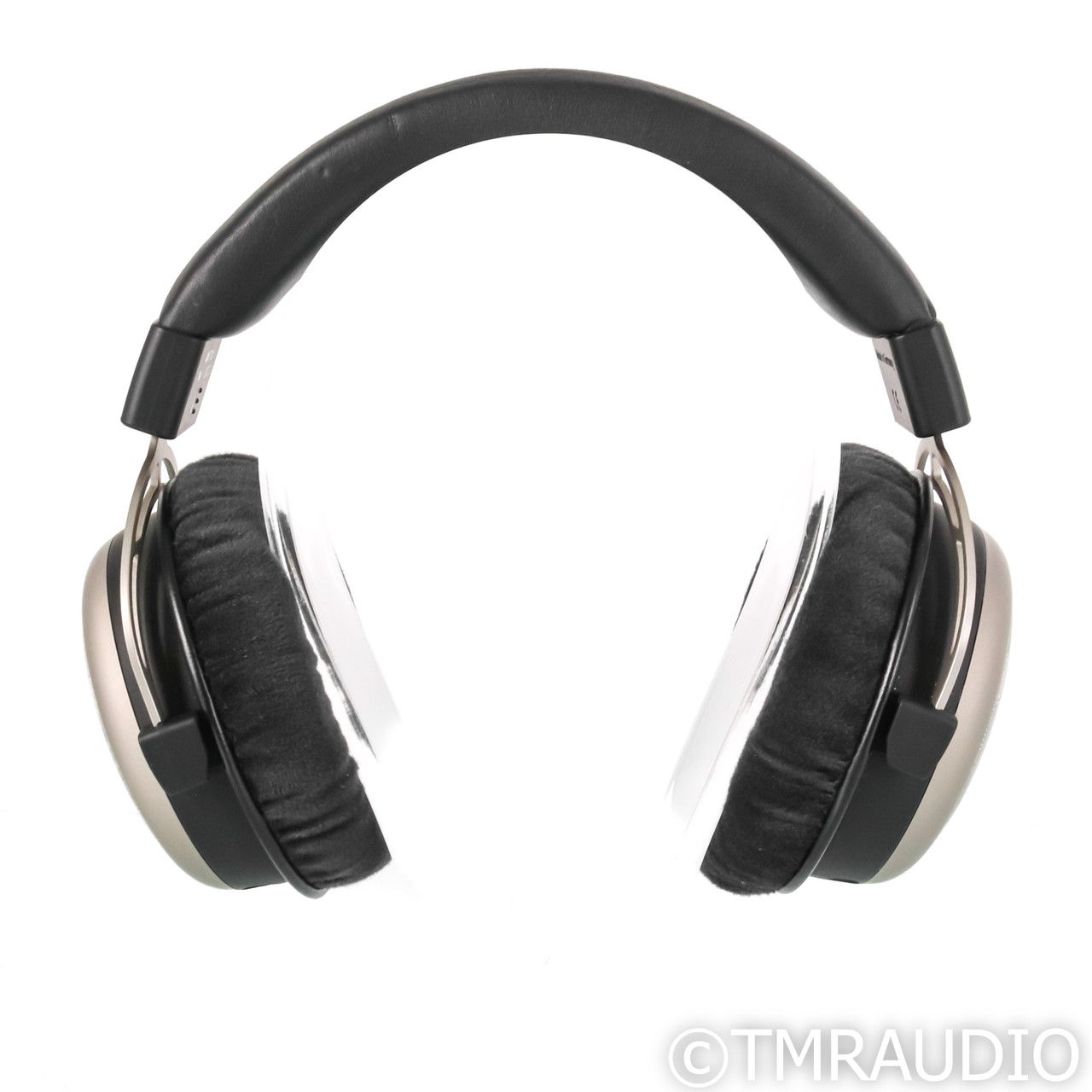 Beyerdynamic x Astell&kern AK T1P Closed Back Headphone... 5