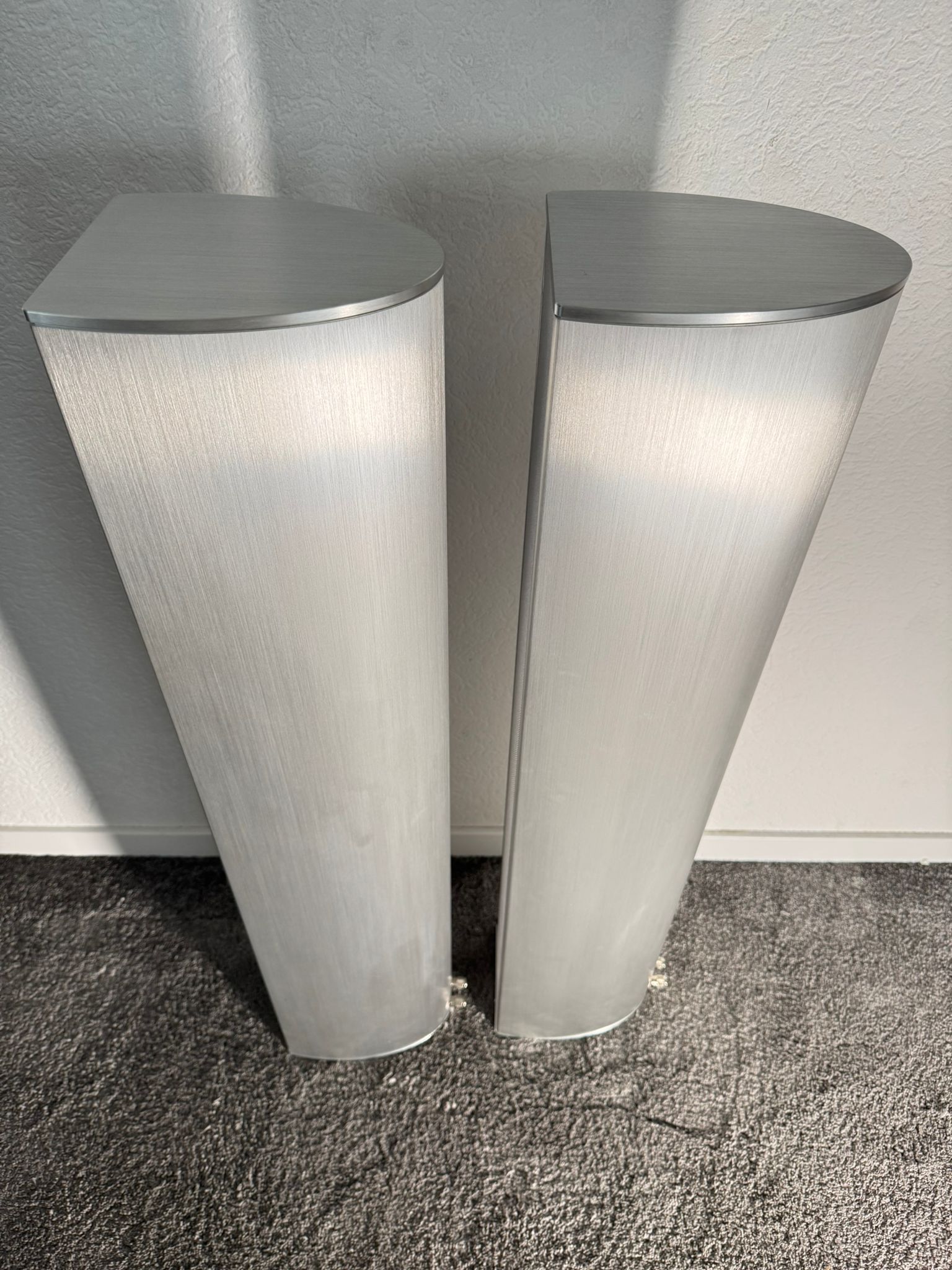 Piega Premium 501 speakers in silver from 2022 11