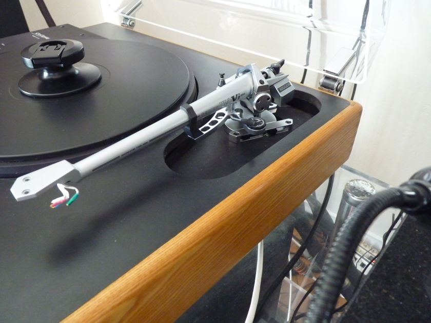 Sota Sapphire turntable with SME IV.Vi magnesium tonearm