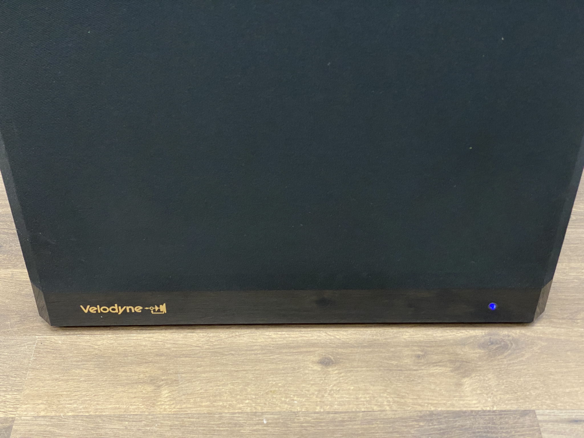 Legendary Velodyne HGS-18, high-end 18-inch powered sub... 3