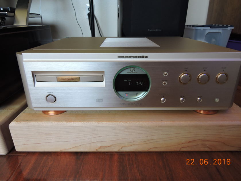 Marantz SA-1 Marantz SA-1 SACD/CD player. Museum piece of machin