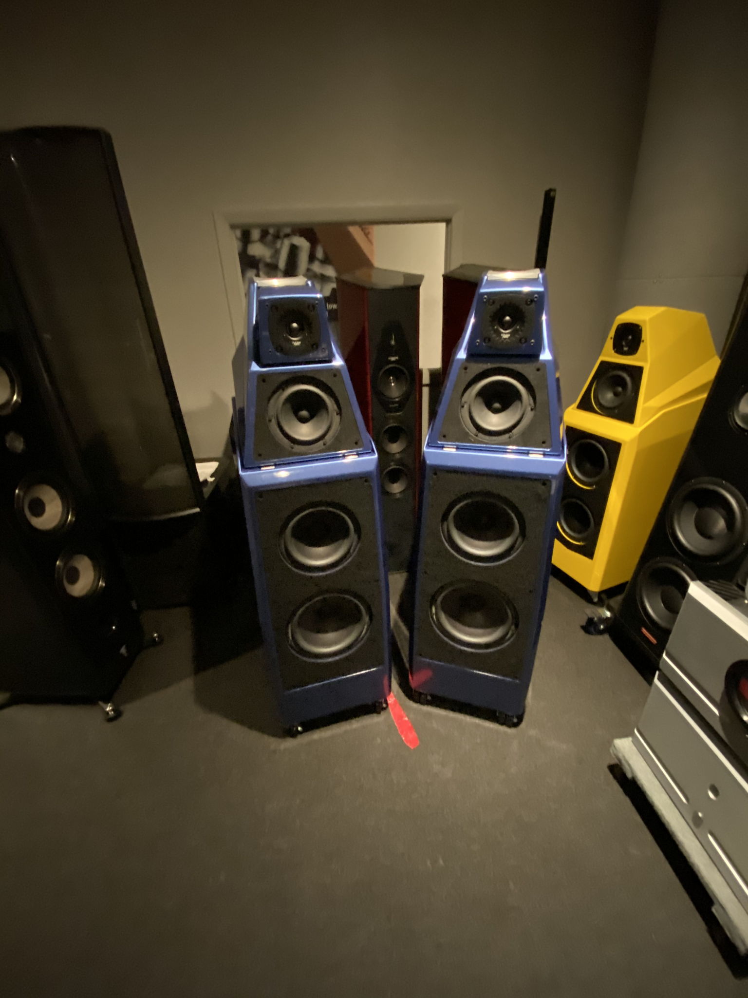 Wilson Audio Alexia 2  blue color 9