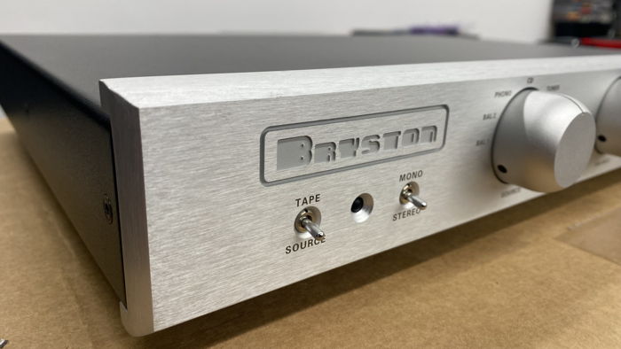 Bryston BP-26P (Phono) Preamplifier & MPS-2 Power Suppl...