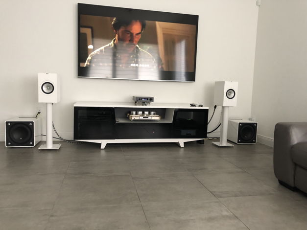 KEF Q350 White with Stands Free Shipping!