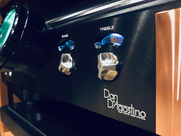 Dan D'Agostino Momentum Pre-Amplifier - Black