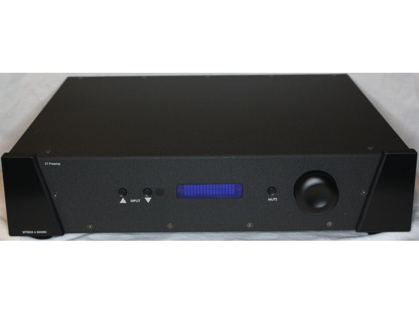 Wyred 4 Sound STP-SE Pre Amp. Black. B Stock with Full Factory Warranty. 37% Off!