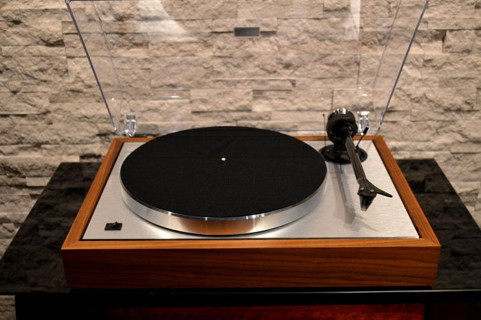 Pro-Ject Audio Systems The Classic DC - Walnut