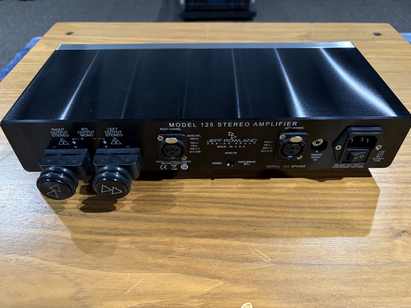 Jeff Rowland Model 125 Stereo Amplifier in Silver