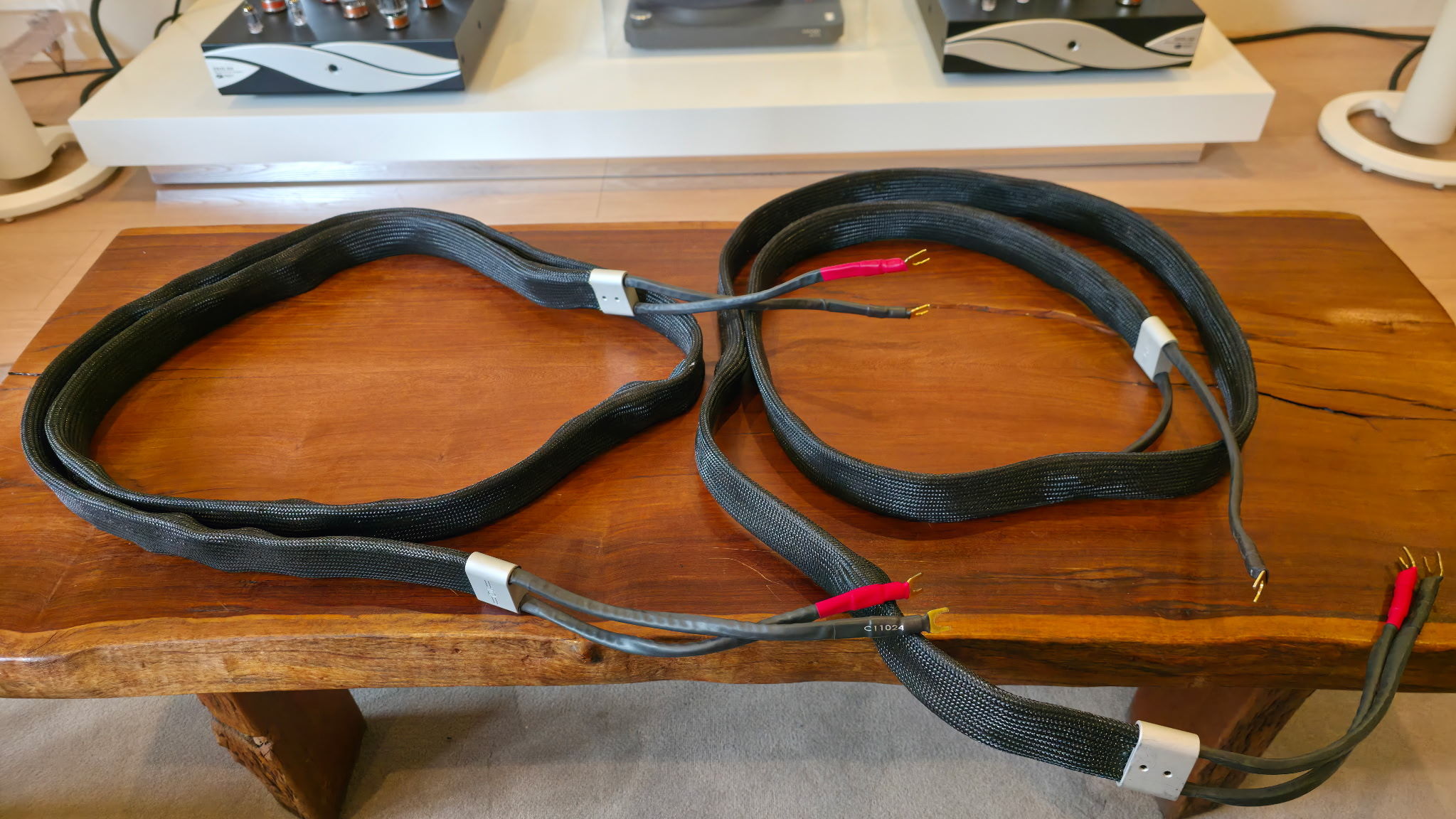 Tellurium Q Black Diamond Speaker Cables 3M with Spades... 2